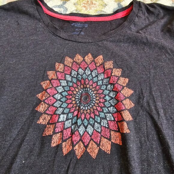 Columbia Mandala Pattern Tri-Blend T-shirt Junior's XL - Picture 2 of 4